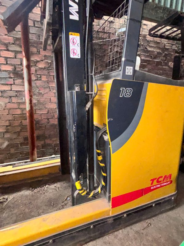 Thanh lý xe nâng điện đứng lái TCM 1,8 Tấn FRB18-8