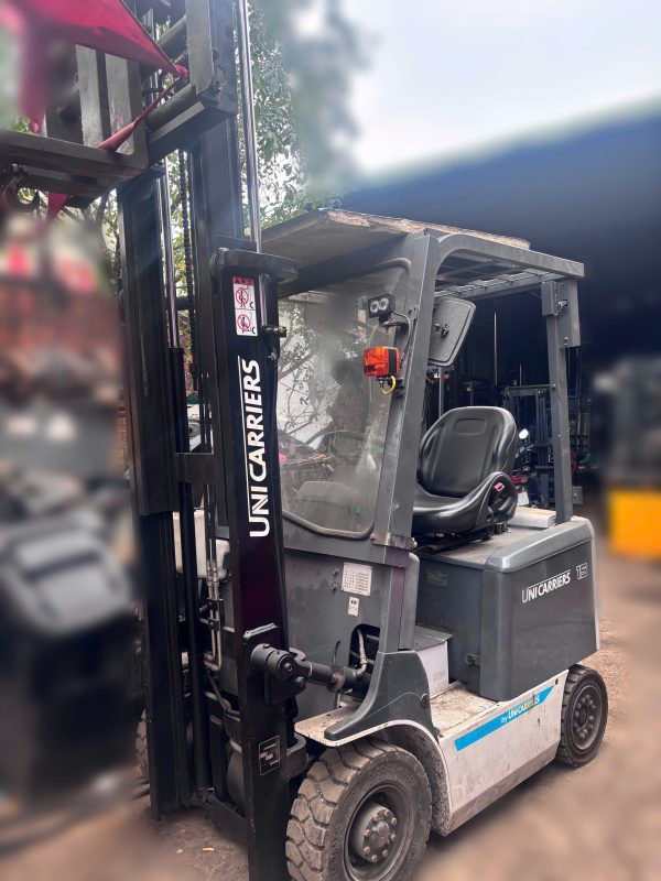 Xe nâng điện ngồi lái UNICARRIERS 1,5 Tấn