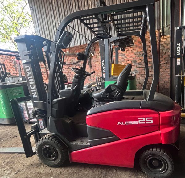 Xe nâng điện ngồi lái NICHIYU 2,5 Tấn