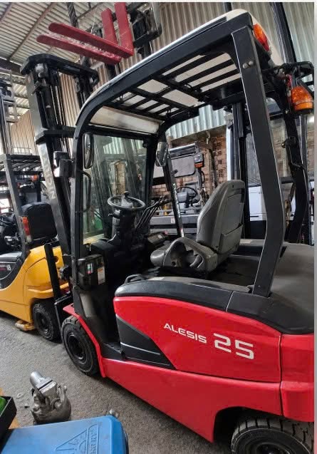 Xe nâng điện ngồi lái - Hiệu NICHIYU 2.5T Cao 4.5M