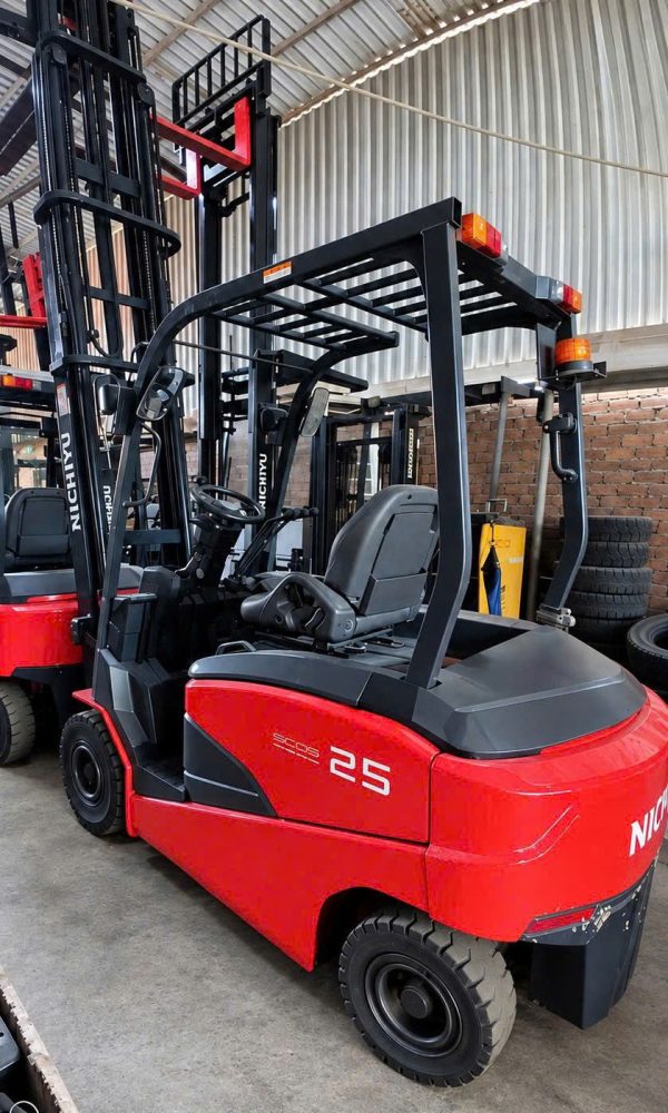 Xe Nâng Điện Ngồi Lái Nichiyu 2.5 Tấn Đời 2020 – Khung 3 Tầng 6M Sàng Càng